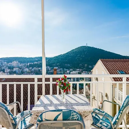 Nenada - Studio With Balcony And City View * Dubrovník